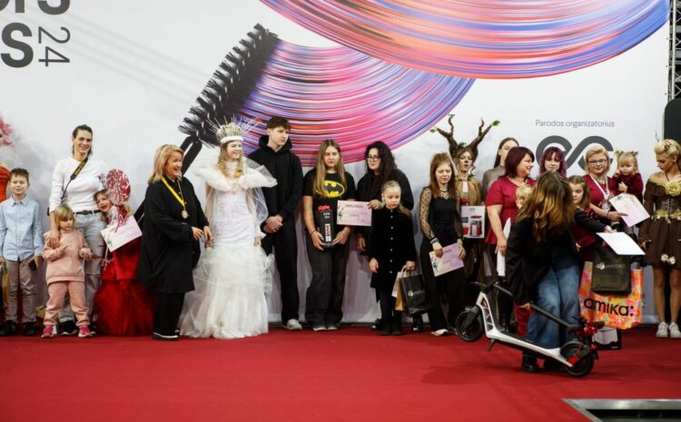  PRAĖJO KONKURSAS “KŪRYBIŠKIAUSIA ŠEIMA” KLAIPĖDOJE (2024.12.07)